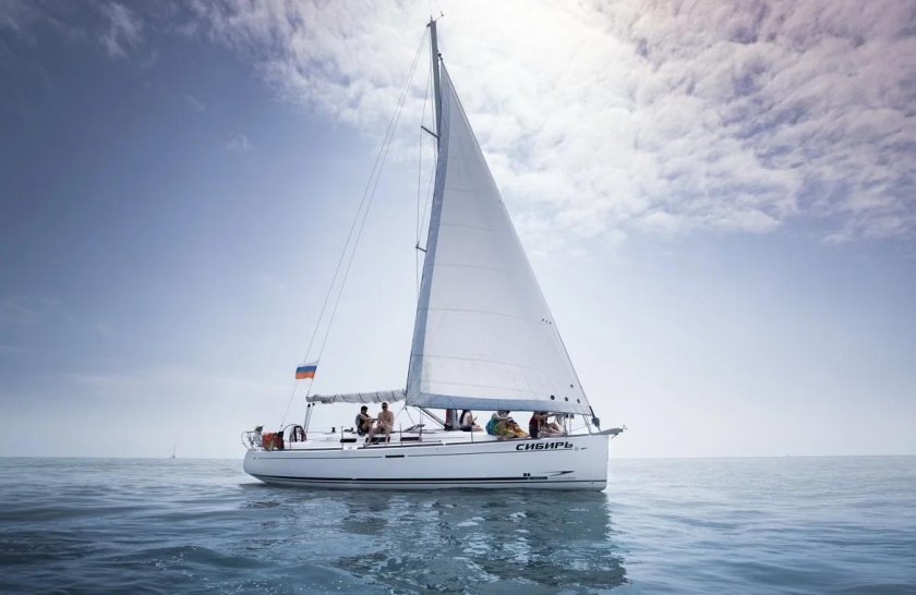 Парусная яхта Сочи