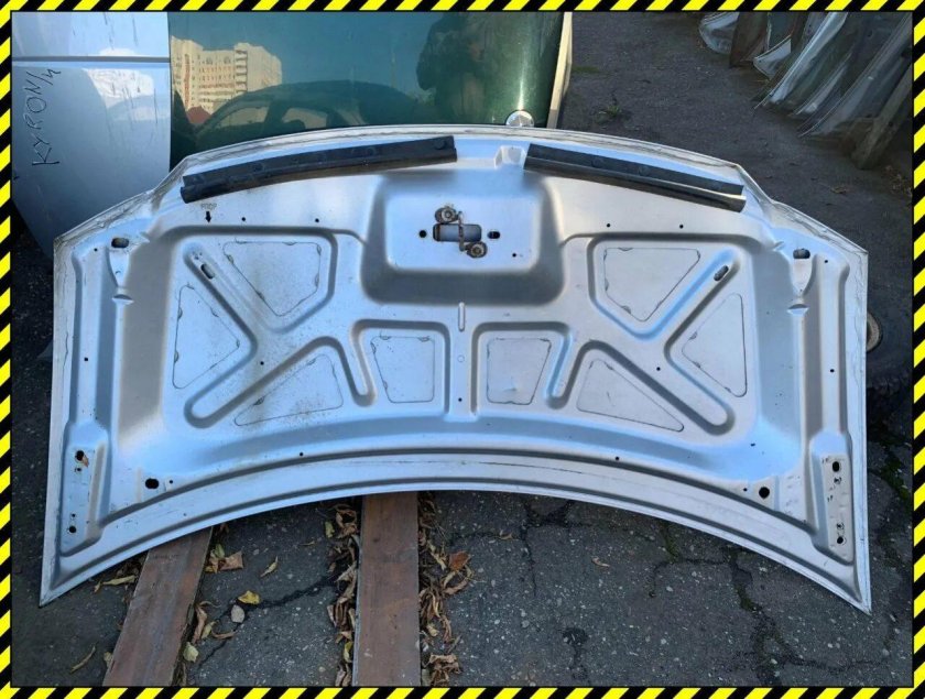 Капот на додж караван 4