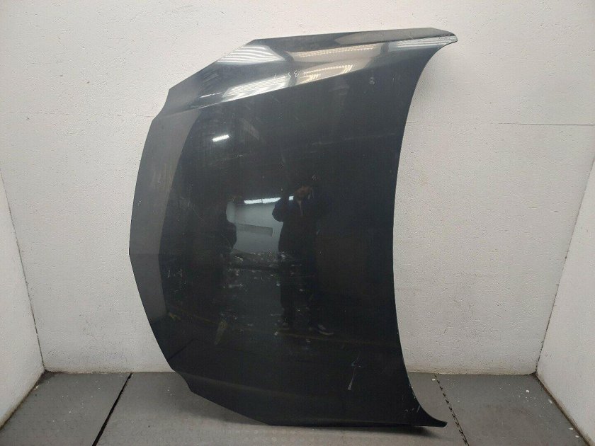 Капот автомобиля