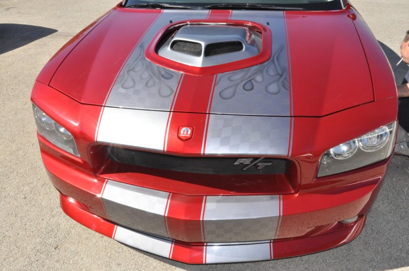 Додж Чарджер капот