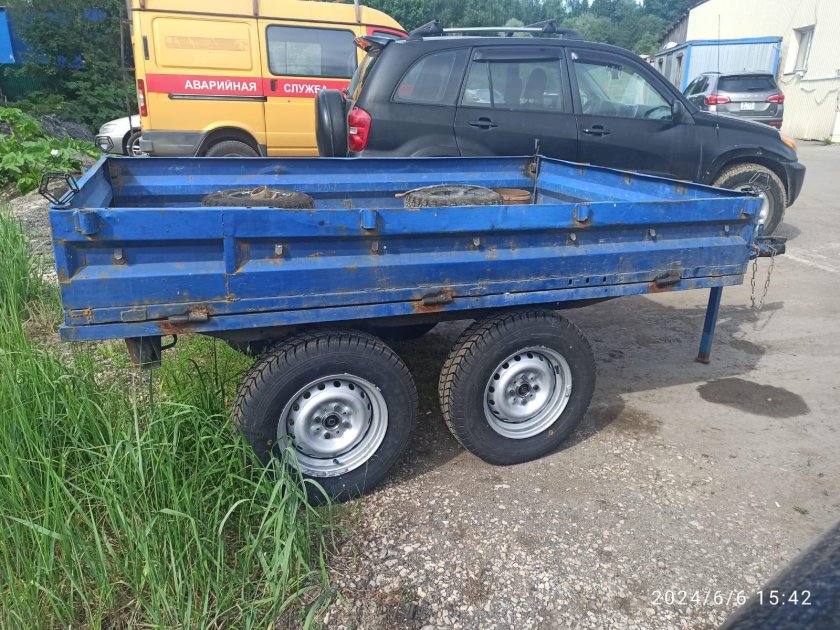 Двухосный легковой прицеп