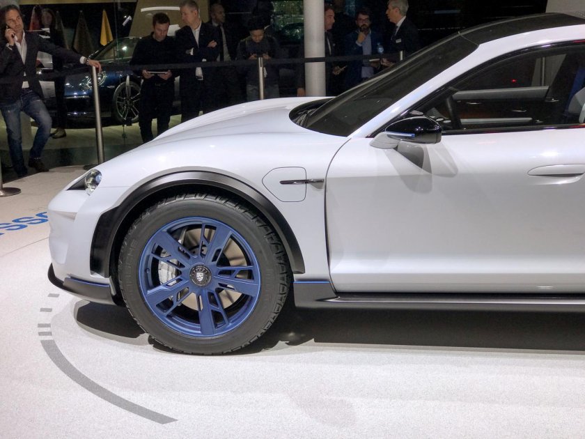 Porsche Mission e Cross Turismo