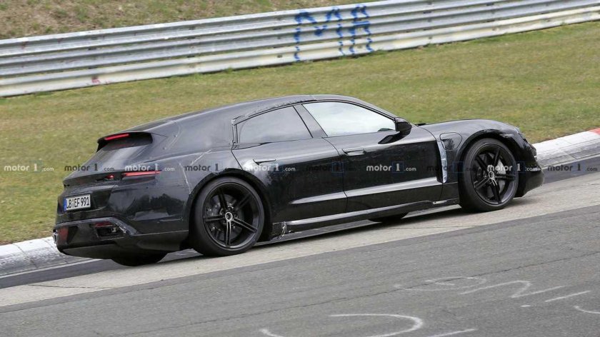 Porsche Taycan Cross