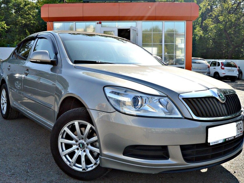 Шкода Октавия 2012