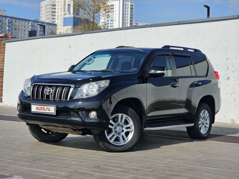 Тойота ленд крузер прадо 2013 года