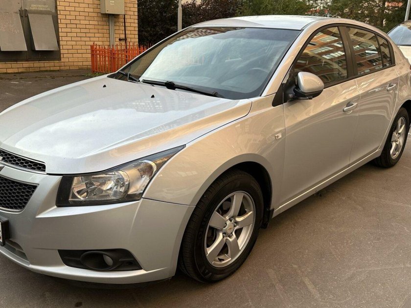 Лекс Круз машина