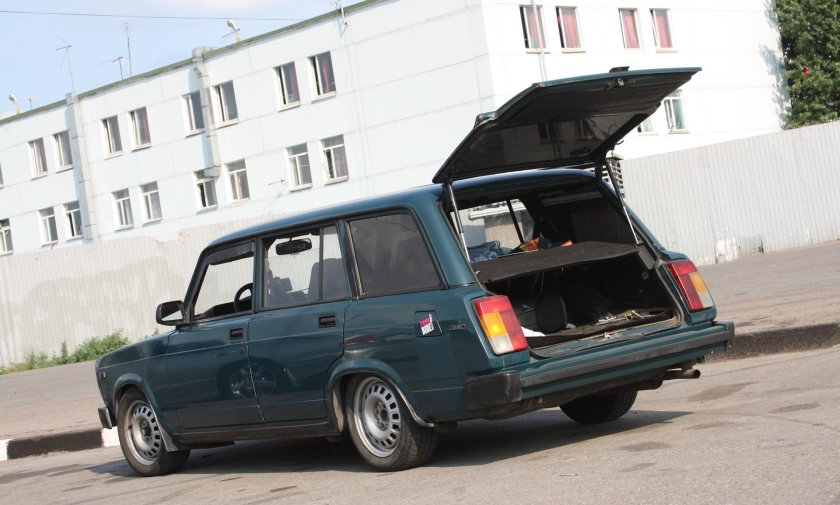 Lada 2104