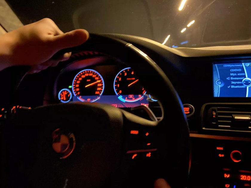 За рулем БМВ м5