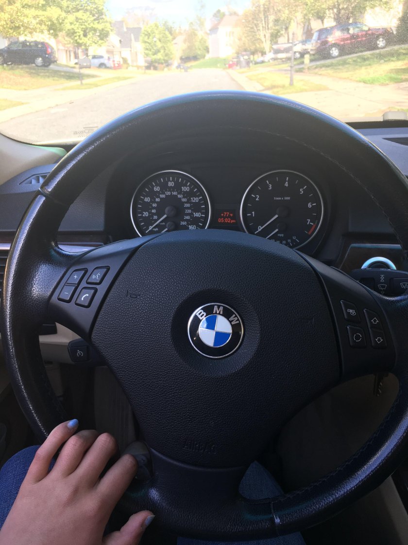 Рука на руле BMW e60