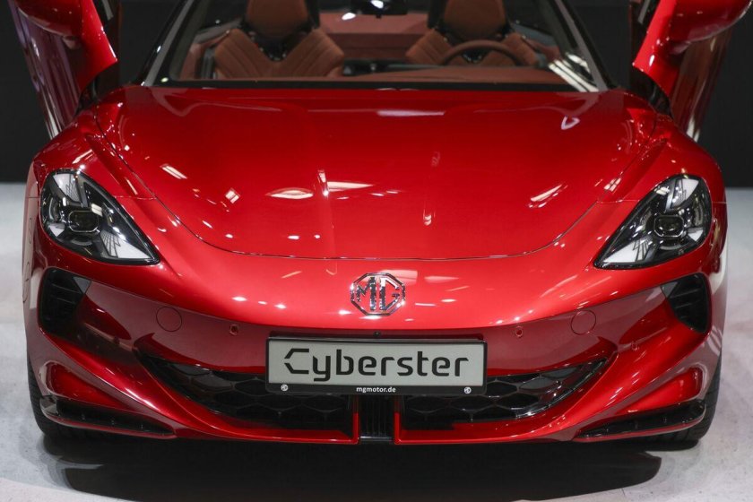 Mg cyberster родстер