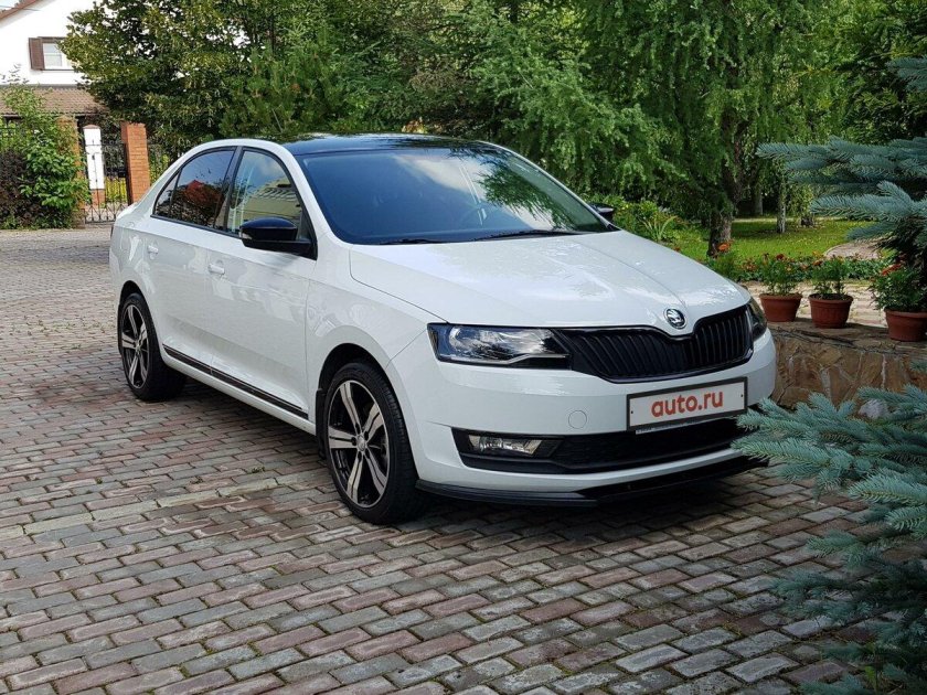 Шкода Рапид 2018 черная