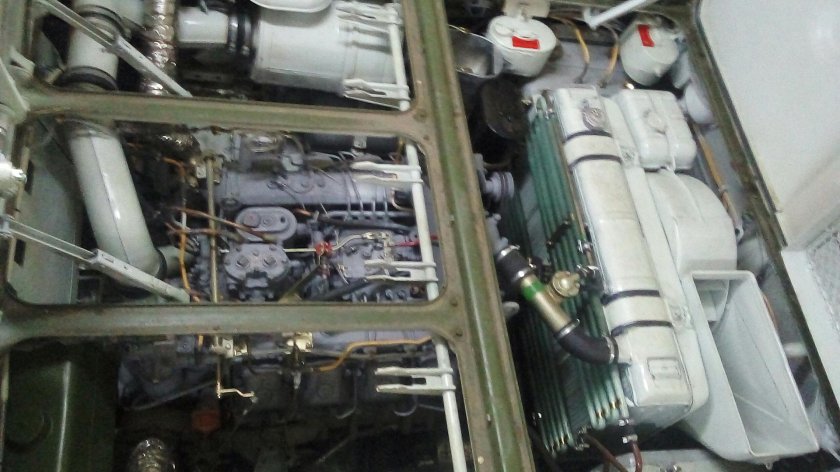 Моторный отсек БТР 80