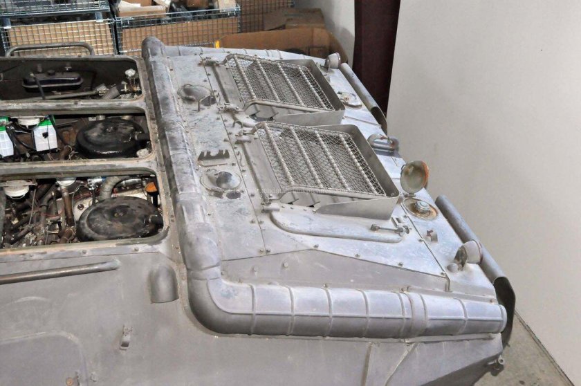 Бтр 70 моторный отсек