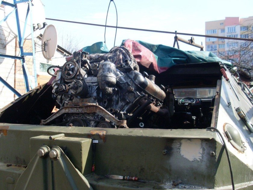 БТР 80 двигатель ЯМЗ