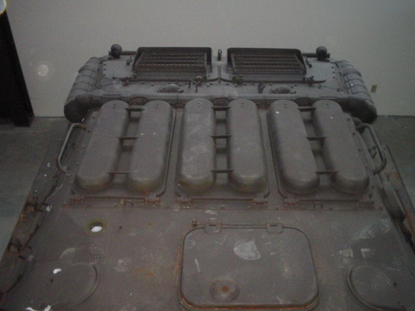 БТР 70 моторный отсек