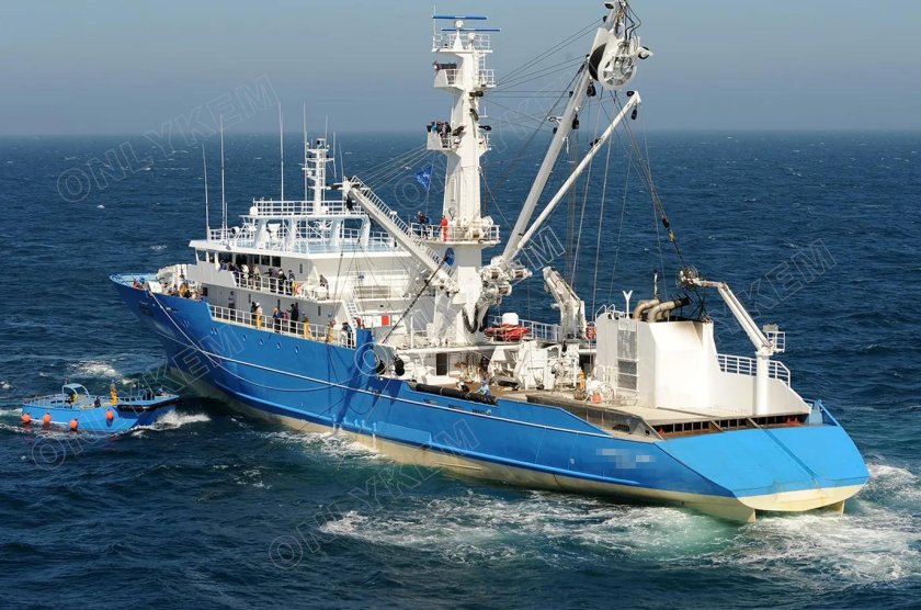 Рыболовецкий сейнер