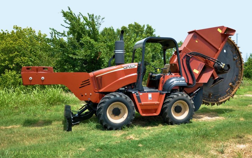 Траншеекопатель ditch Witch ht300