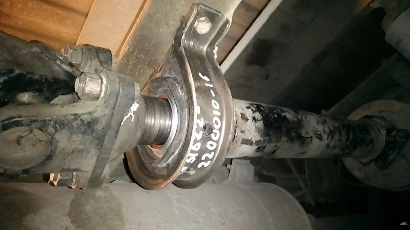 Подвесной подшипник карданного вала газ 3309