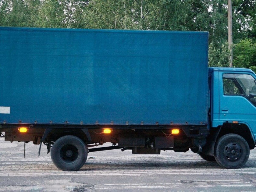 Бортовой грузовик