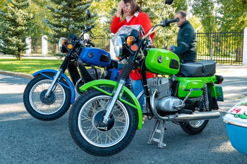 Мотоцикл Восход 3м красный