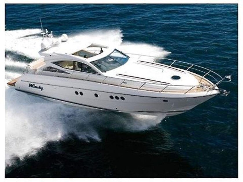 Яхта моторная Першинг