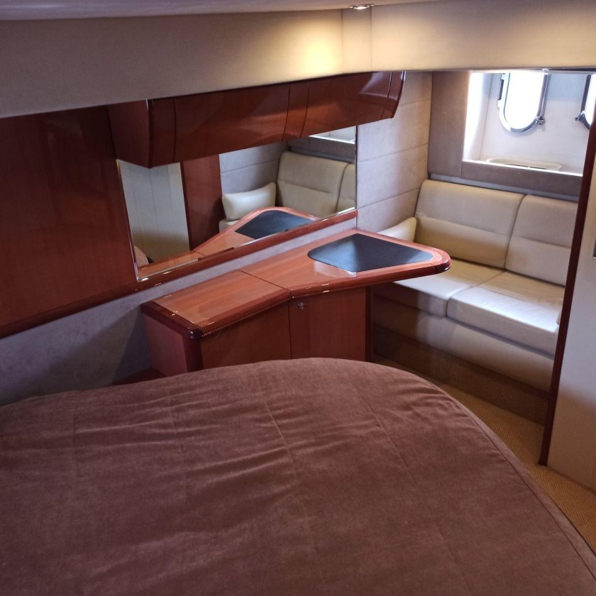 Небольшая яхта