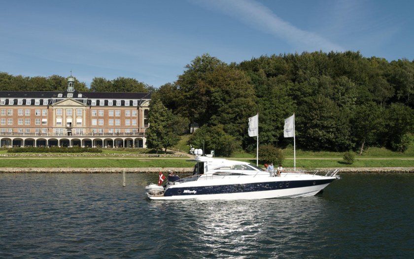 Яхта Windy 58 Zephyros