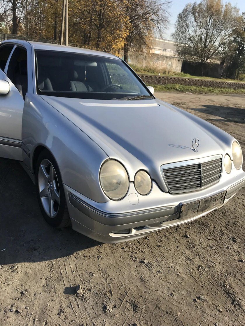 Мерседес с 4 фарами