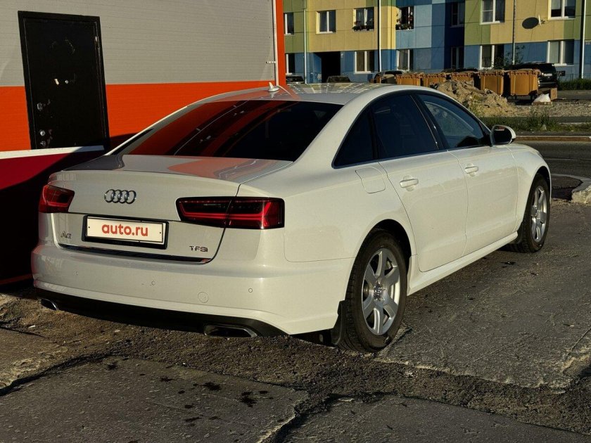 Белая ауди а 6
