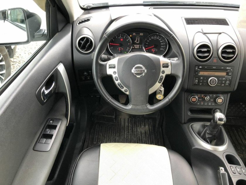 Nissan Qashqai 2008 салон