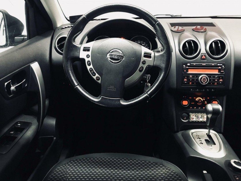 Nissan Qashqai 1 поколение салон