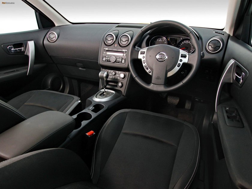 Nissan Qashqai 2012 салон