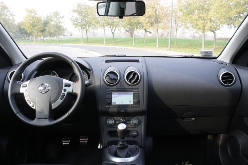 Nissan Qashqai 2007 салон