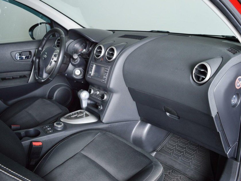 Nissan Qashqai 2 2012 салон