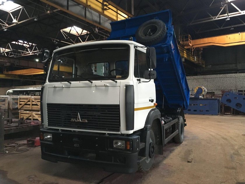 МАЗ трехсторонний самосвал