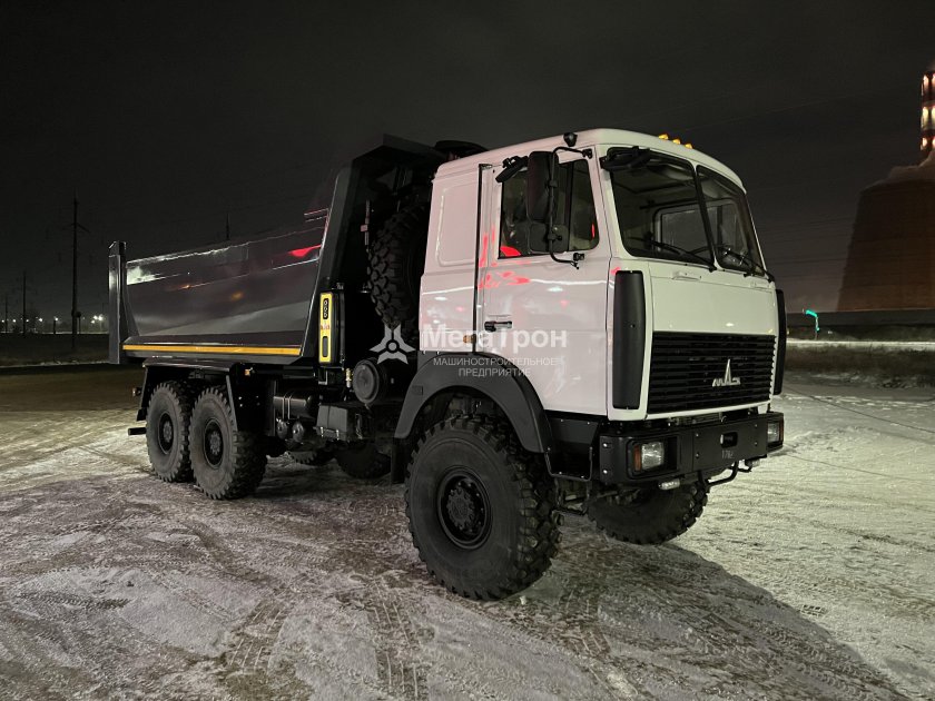 Самосвал 6х6 маз 780130