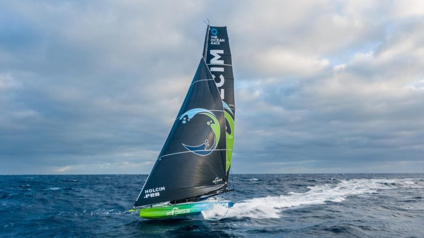 Тримаран Macif