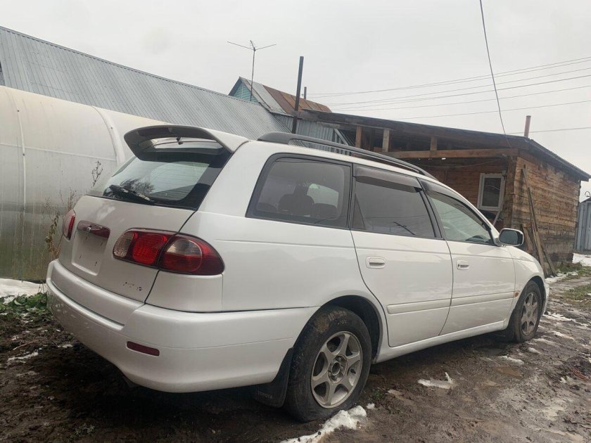 Тойота калдина универсал 2000