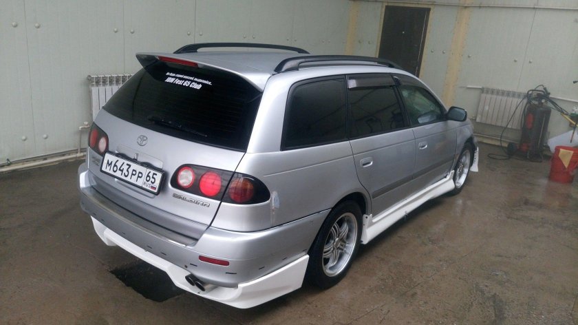 Тойота Калдина 215