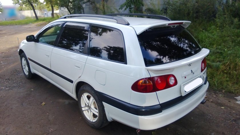 Тойота Калдина 211 кузов