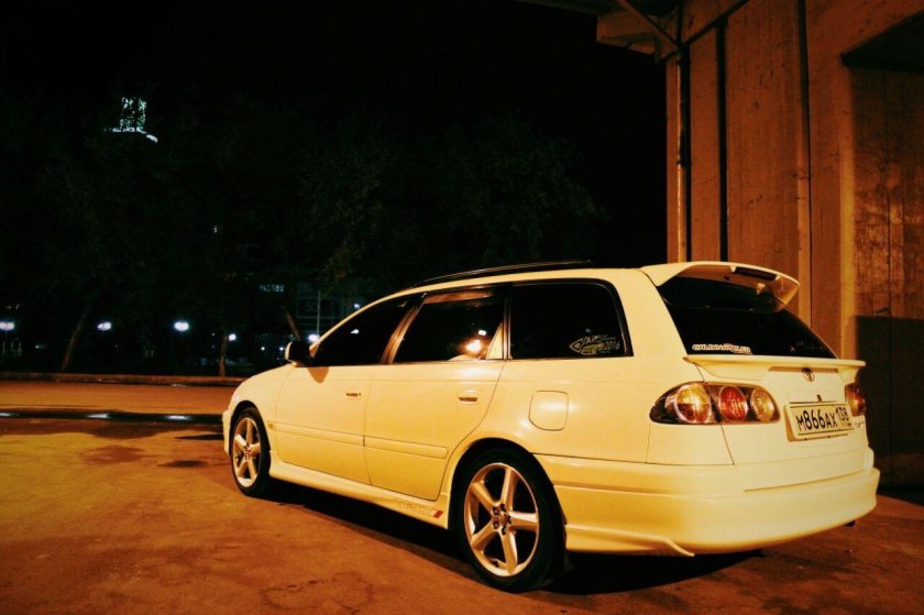 At211 Тойота Калдина