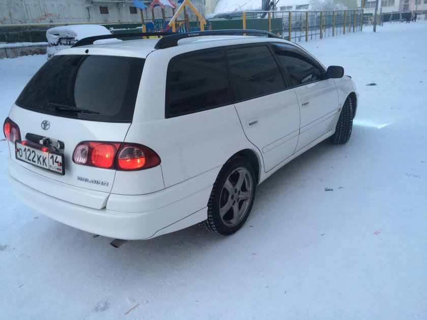 Тойота Калдина 210 кузов