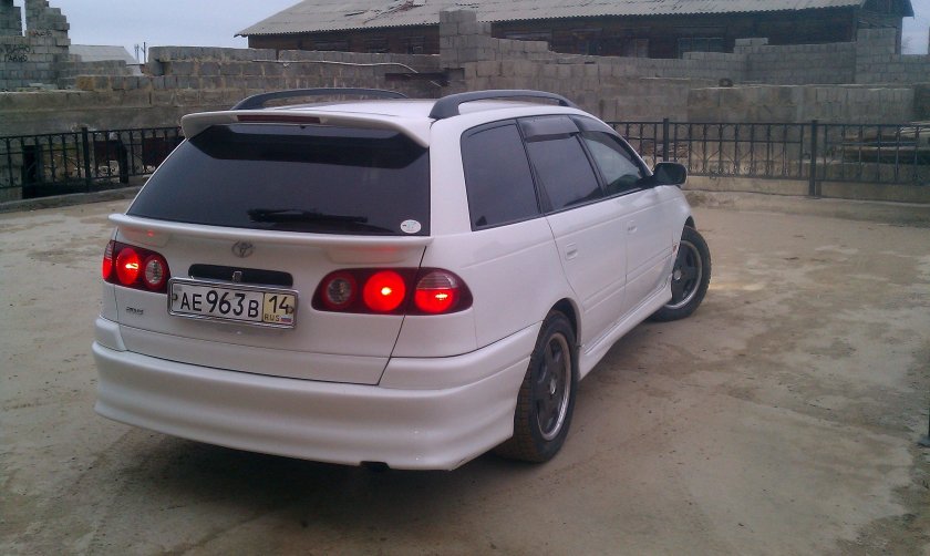 Тойота Калдина 211 кузов