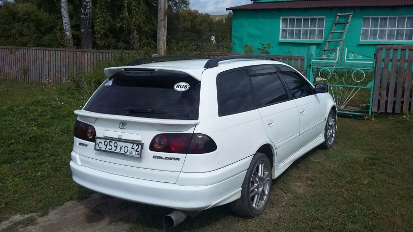 Тойота Калдина 210