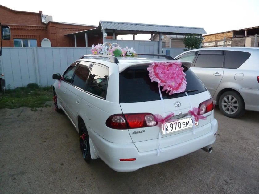 Тойота калдина 2001