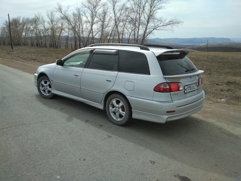 Тойота Калдина st195