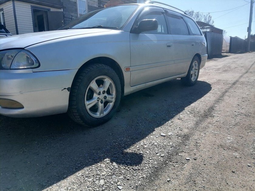 Тойота Калдина 2001 года