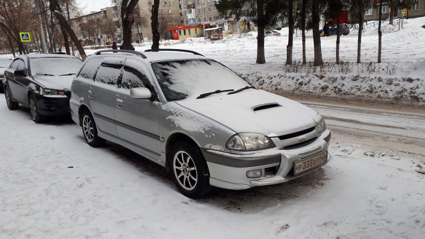 Toyota Caldina st215
