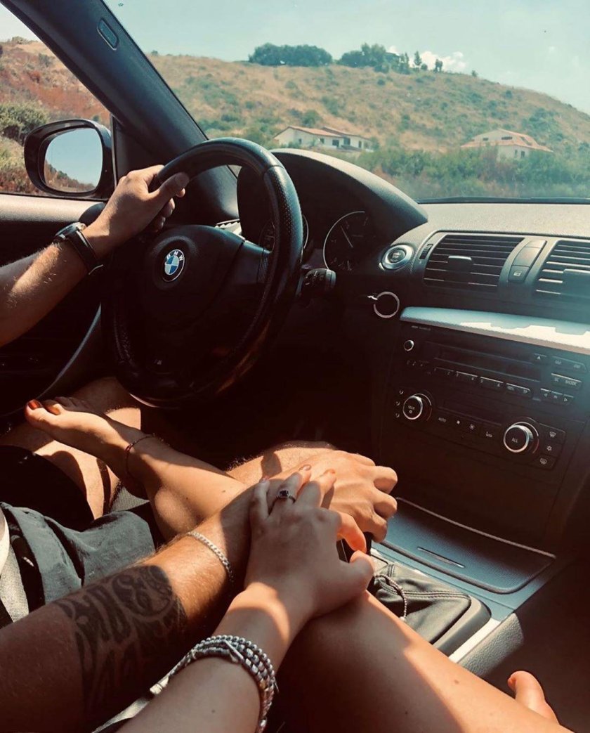 Парочка в БМВ