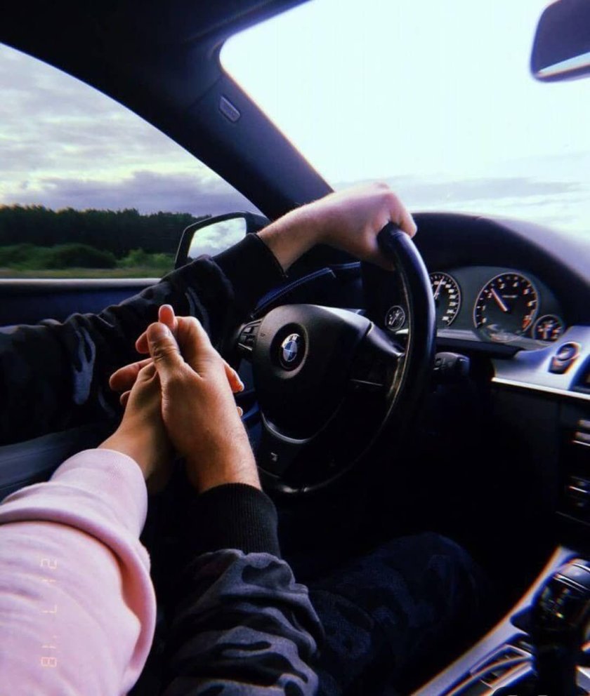 Пара в машине